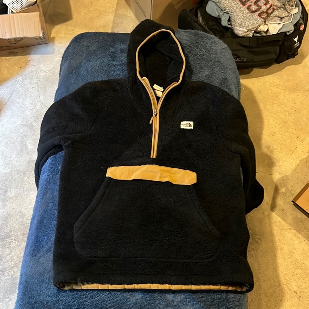 Men’s Large North Face Campshire quarter zip